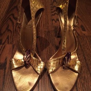 Gucci sandals With details